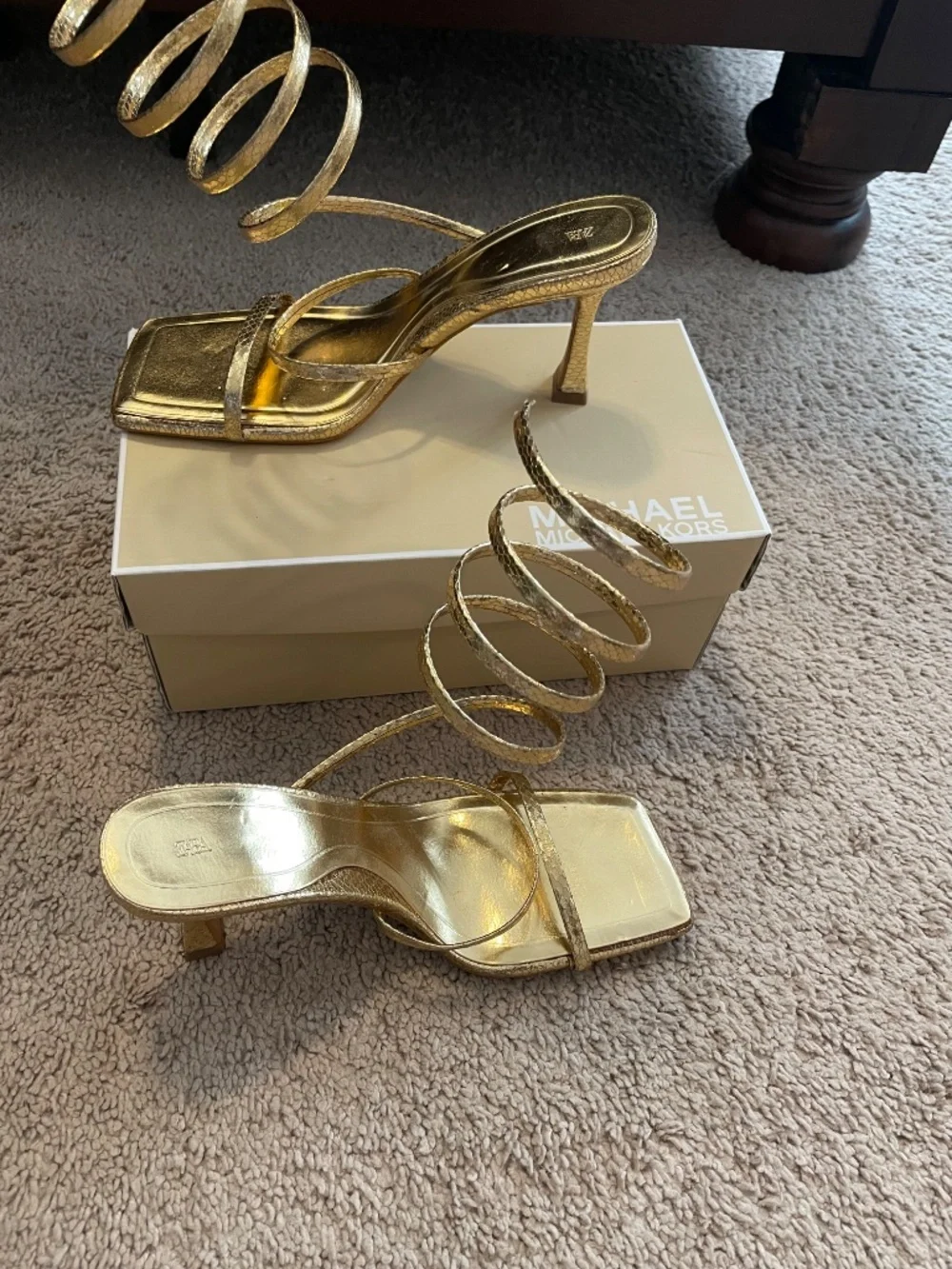 Zara Gold spiral heel sandals - Picture 6 of 6